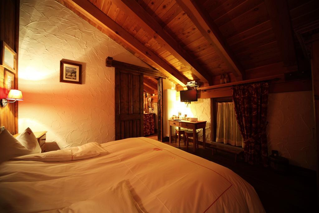 Eco Chalet Maison Dominique Challand-Saint-Anselme Camera foto