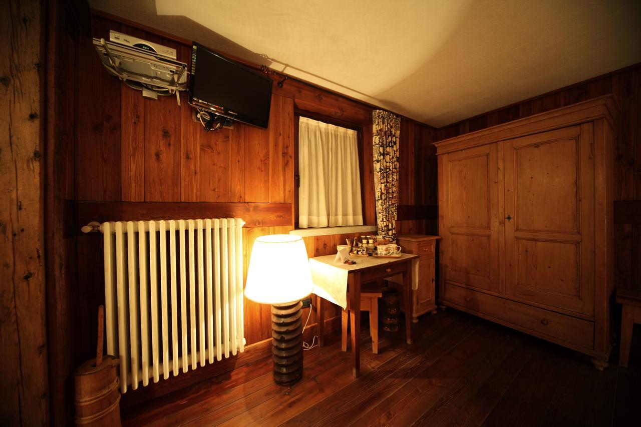 Eco Chalet Maison Dominique Challand-Saint-Anselme Esterno foto